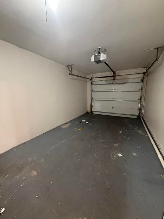 For Sale: $395,000 (3 beds, 2 baths, 1193 Square Feet)