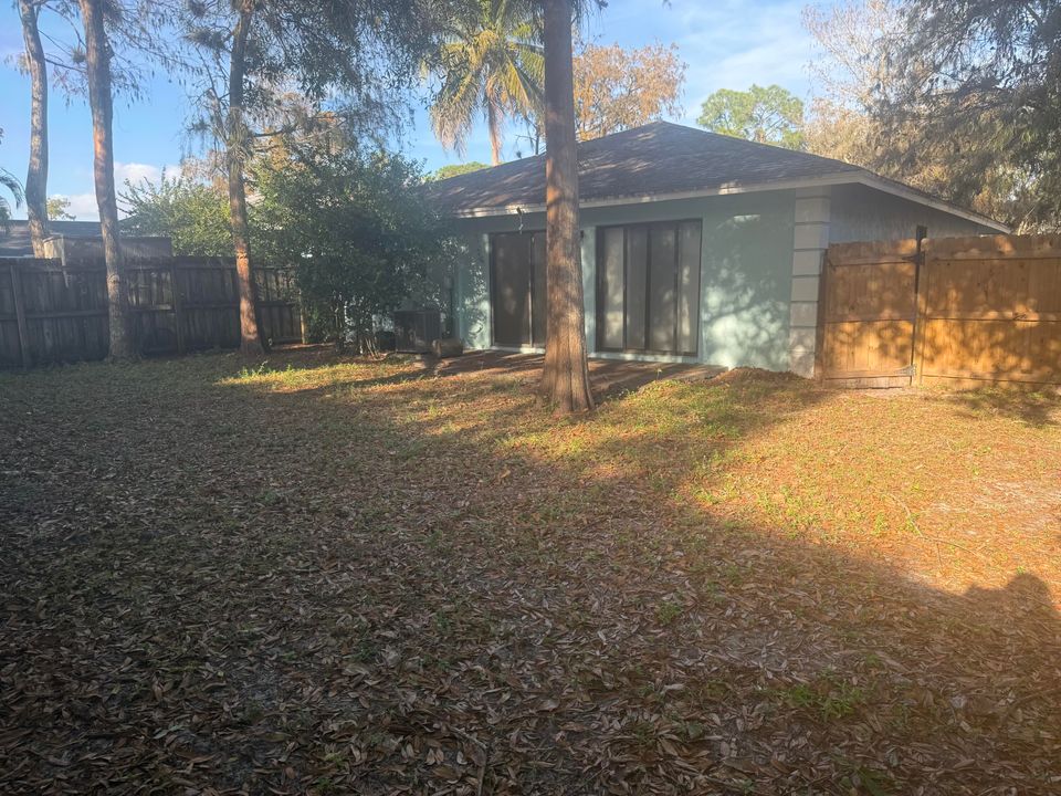 For Sale: $395,000 (3 beds, 2 baths, 1193 Square Feet)