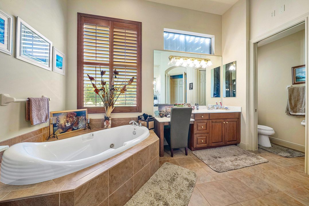 For Sale: $1,999,000 (5 beds, 5 baths, 5581 Square Feet)