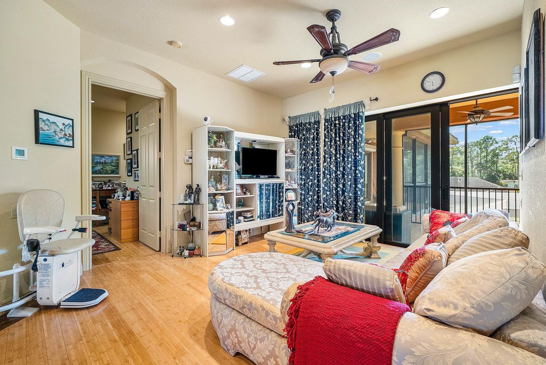 For Sale: $1,999,000 (5 beds, 5 baths, 5581 Square Feet)