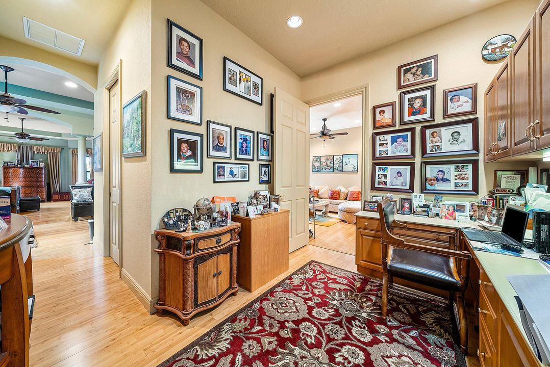 For Sale: $1,999,000 (5 beds, 5 baths, 5581 Square Feet)