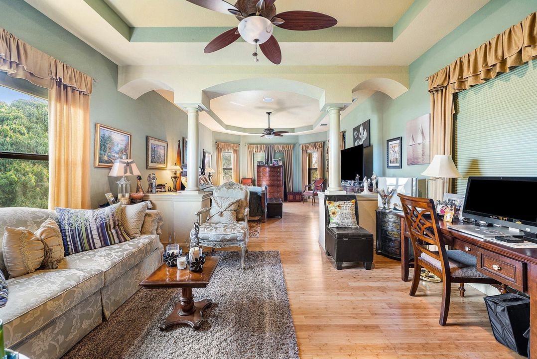 For Sale: $1,999,000 (5 beds, 5 baths, 5581 Square Feet)