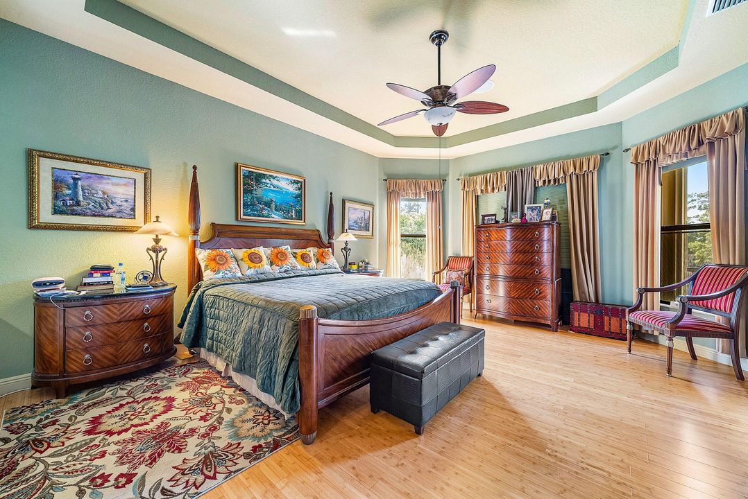 For Sale: $1,999,000 (5 beds, 5 baths, 5581 Square Feet)