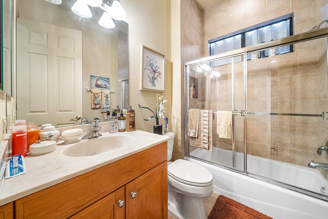 For Sale: $1,999,000 (5 beds, 5 baths, 5581 Square Feet)