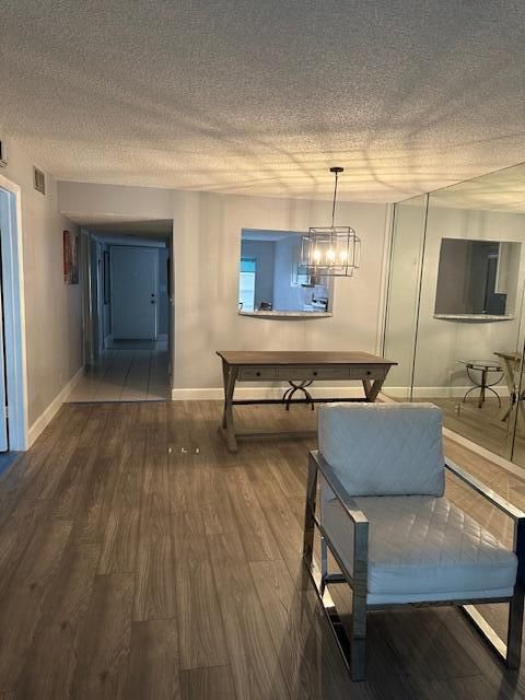 For Sale: $204,900 (2 beds, 2 baths, 1198 Square Feet)