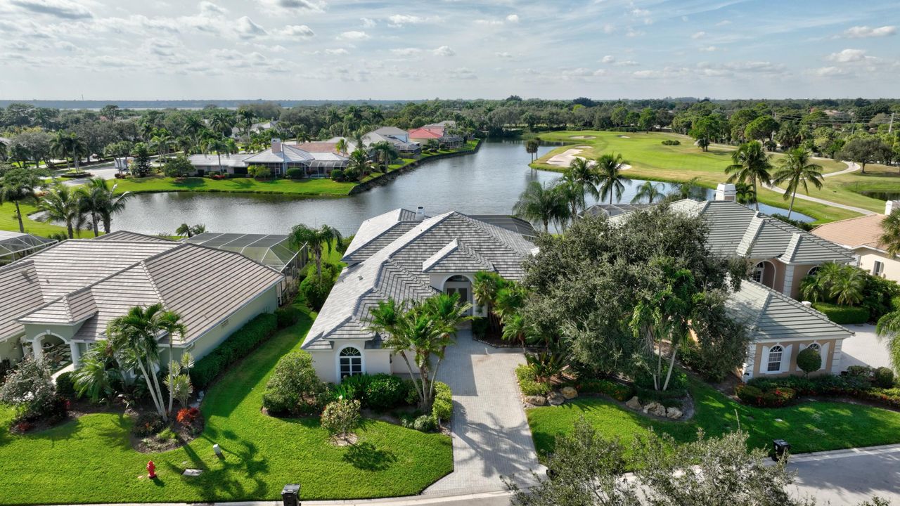 For Sale: $845,000 (3 beds, 3 baths, 3356 Square Feet)