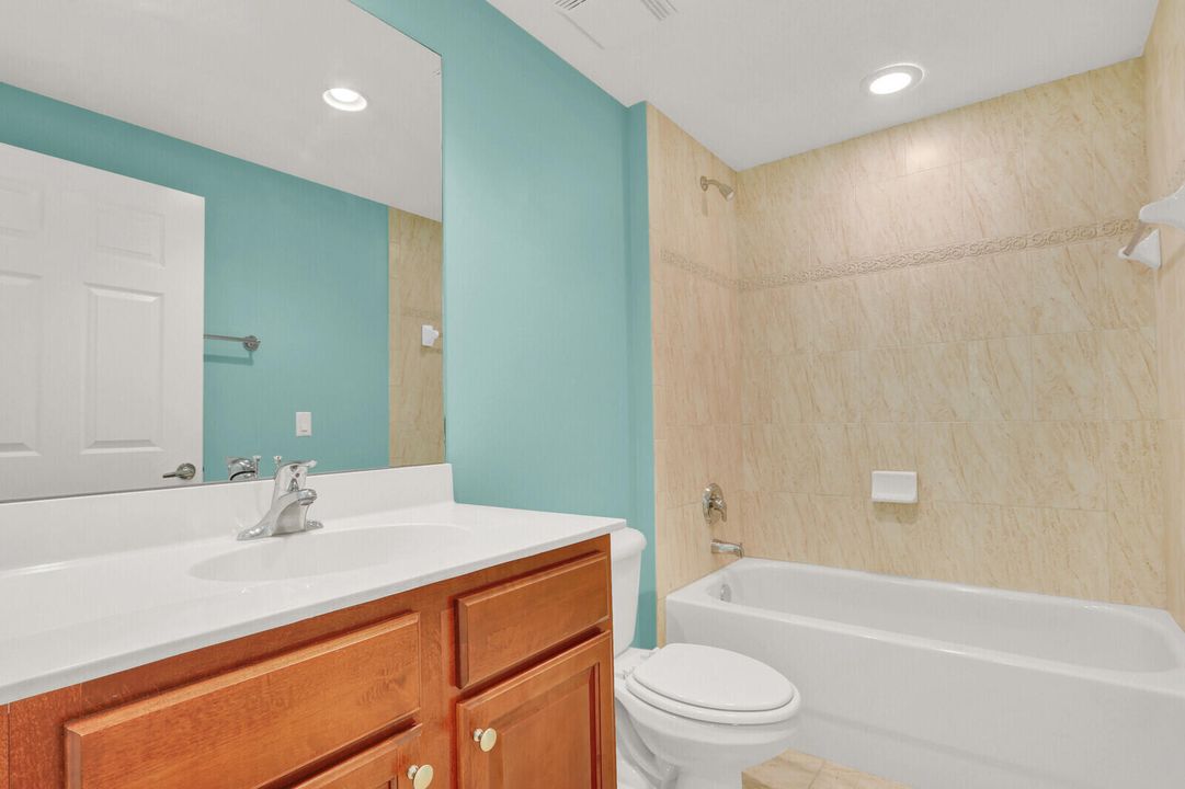 For Rent: $2,900 (3 beds, 3 baths, 1720 Square Feet)