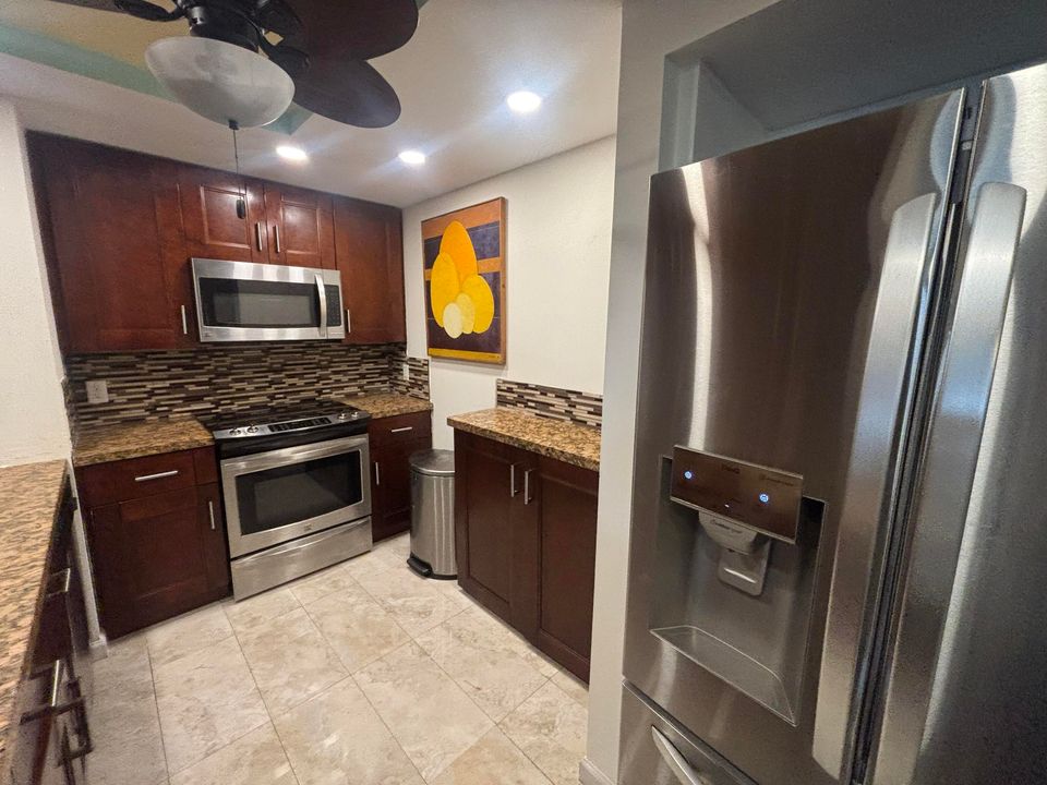 En Venta: $297,000 (2 camas, 2 baños, 1170 Pies cuadrados)