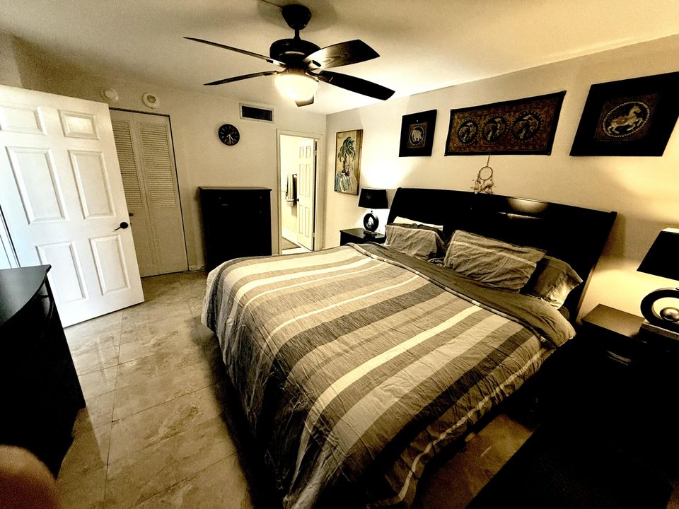 En Venta: $297,000 (2 camas, 2 baños, 1170 Pies cuadrados)