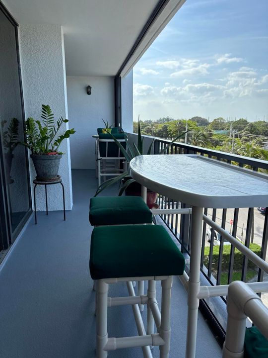 En Venta: $297,000 (2 camas, 2 baños, 1170 Pies cuadrados)