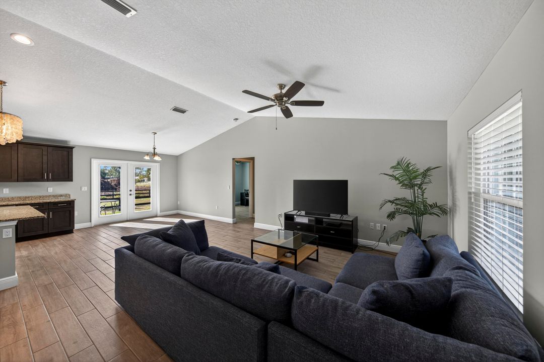 待售: $631,000 (3 贝兹, 2 浴室, 1438 平方英尺)