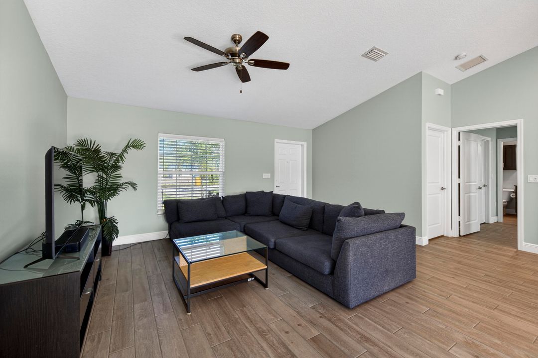 待售: $631,000 (3 贝兹, 2 浴室, 1438 平方英尺)