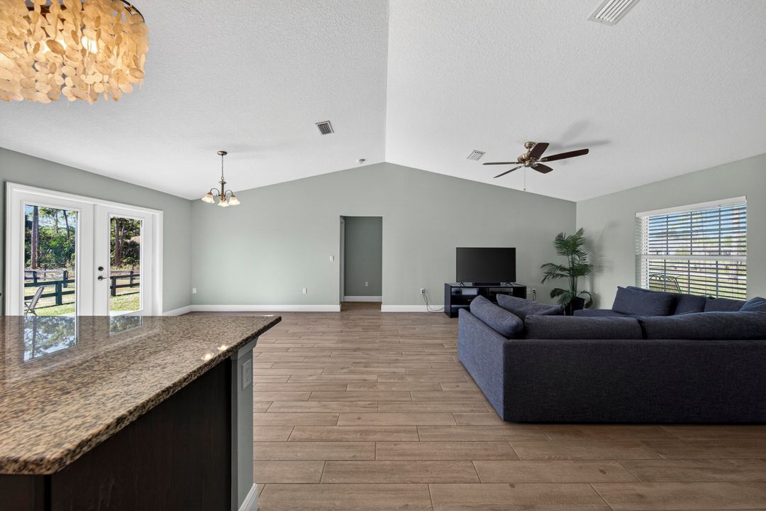 待售: $631,000 (3 贝兹, 2 浴室, 1438 平方英尺)