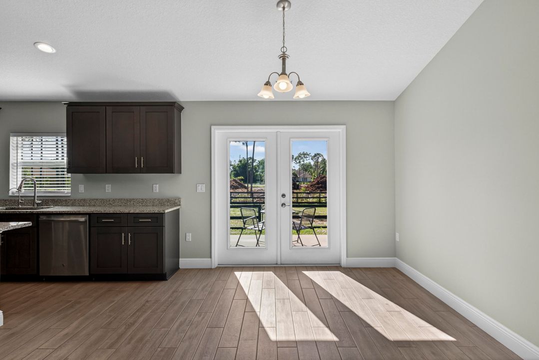 待售: $631,000 (3 贝兹, 2 浴室, 1438 平方英尺)