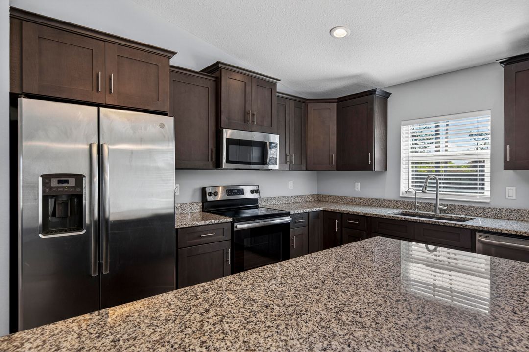 待售: $631,000 (3 贝兹, 2 浴室, 1438 平方英尺)