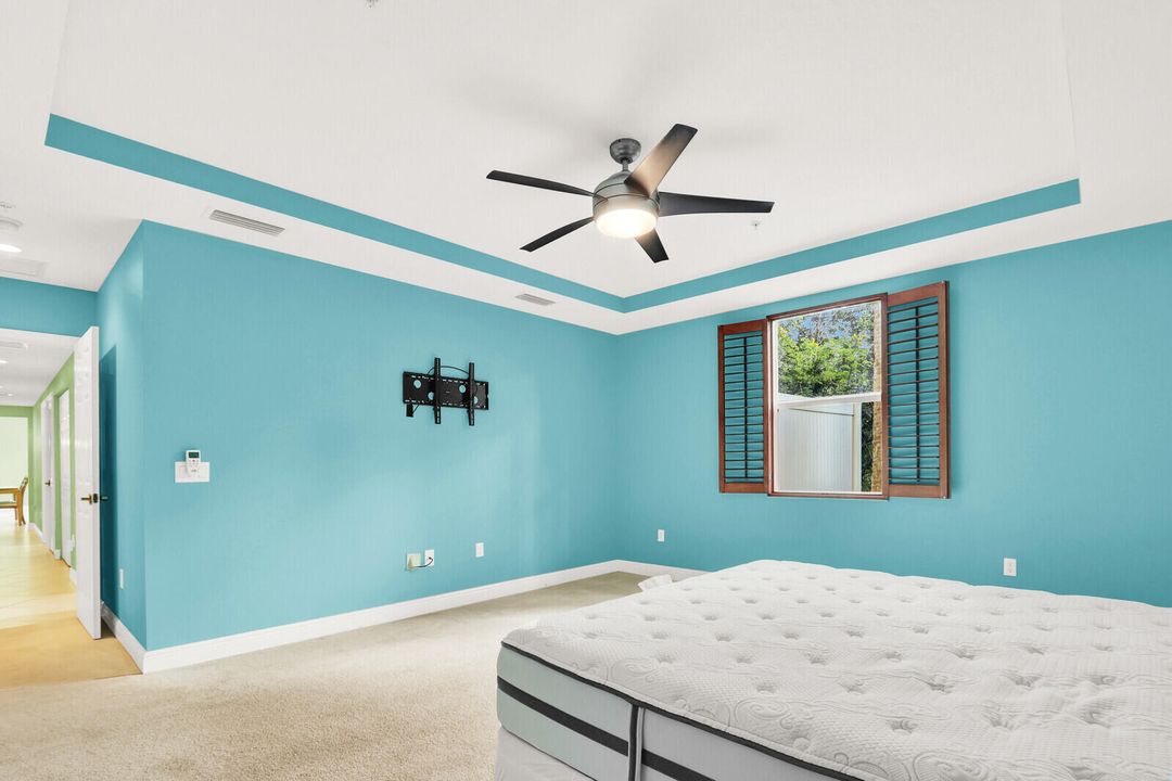 For Rent: $2,900 (3 beds, 3 baths, 1720 Square Feet)