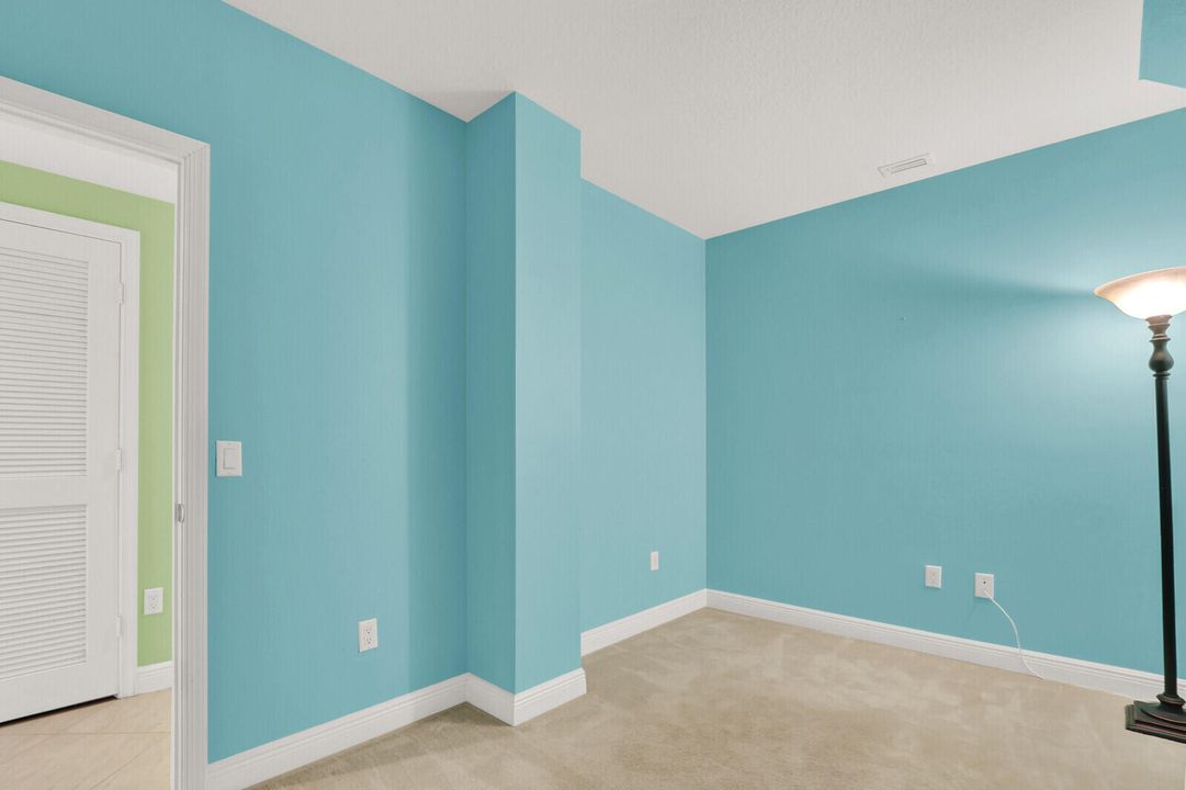 For Rent: $2,900 (3 beds, 3 baths, 1720 Square Feet)