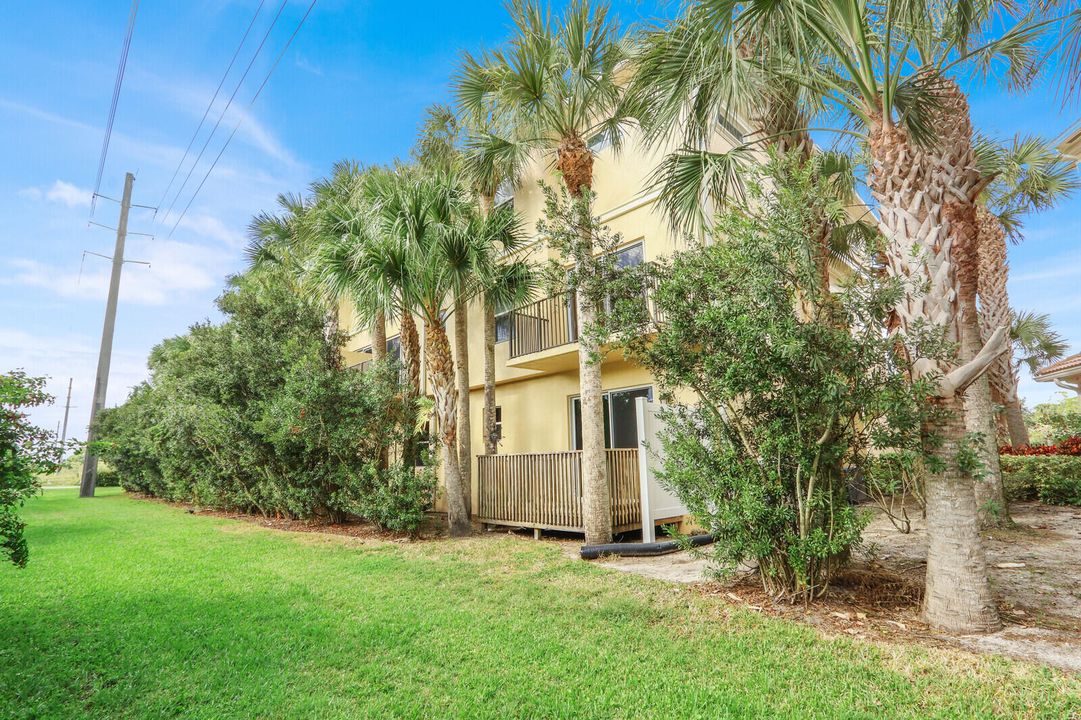 For Rent: $2,900 (3 beds, 3 baths, 1720 Square Feet)