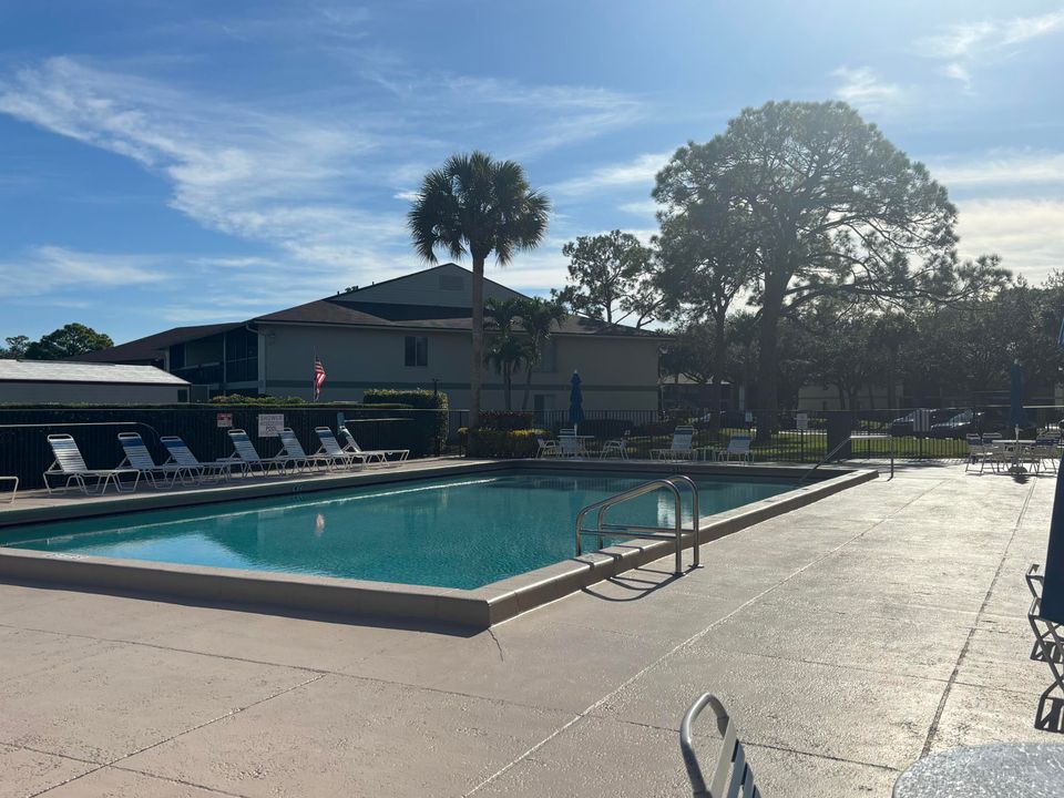 На продажу: $249,000 (2 спален, 2 ванн, 860 Квадратных фут)