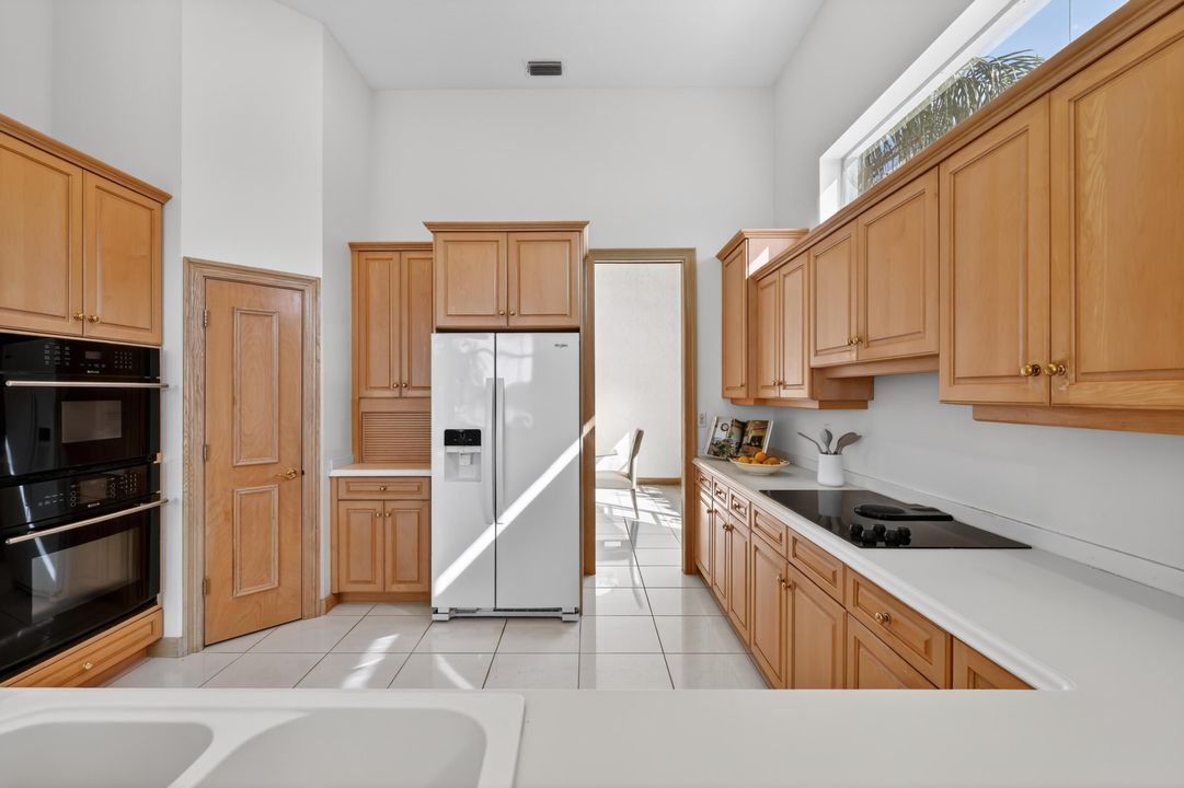 For Sale: $845,000 (3 beds, 3 baths, 3356 Square Feet)