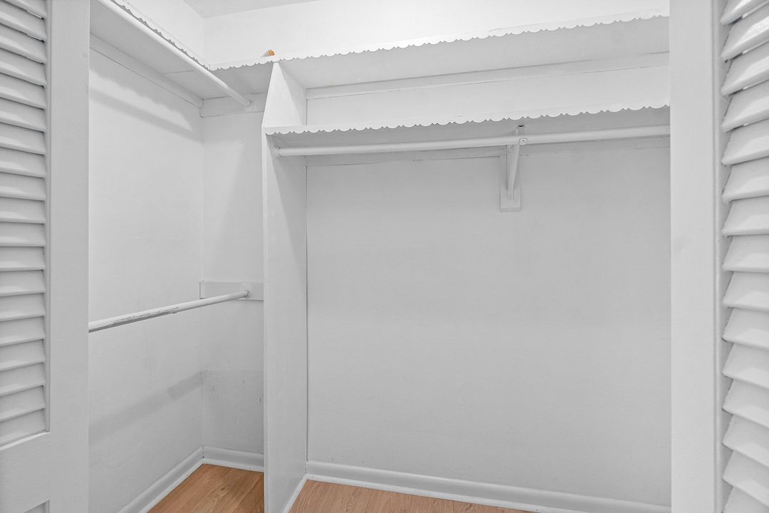 Active With Contract: $3,900 (2 beds, 2 baths, 1938 Square Feet)