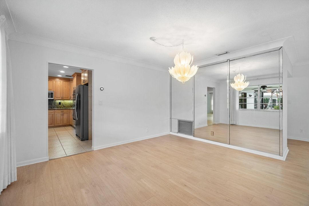 Active With Contract: $3,900 (2 beds, 2 baths, 1938 Square Feet)