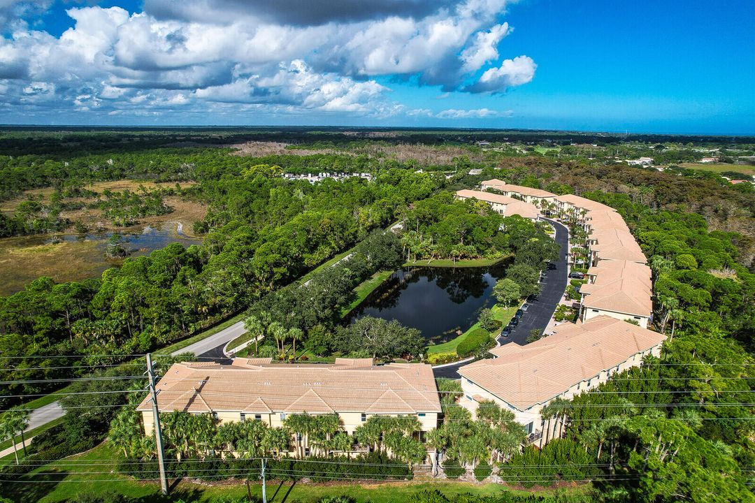 For Rent: $2,900 (3 beds, 3 baths, 1720 Square Feet)