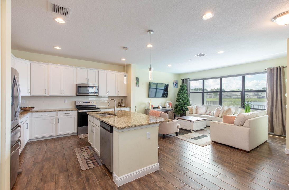 For Rent: $5,500 (4 beds, 3 baths, 2705 Square Feet)