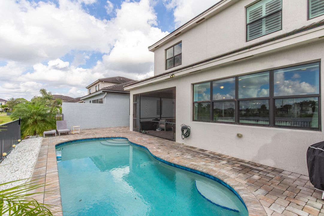 For Rent: $5,500 (4 beds, 3 baths, 2705 Square Feet)