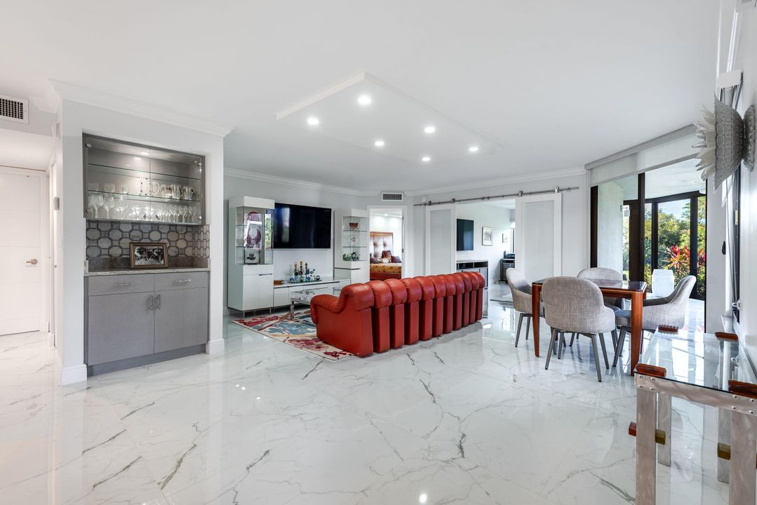 For Sale: $549,000 (2 beds, 2 baths, 1705 Square Feet)