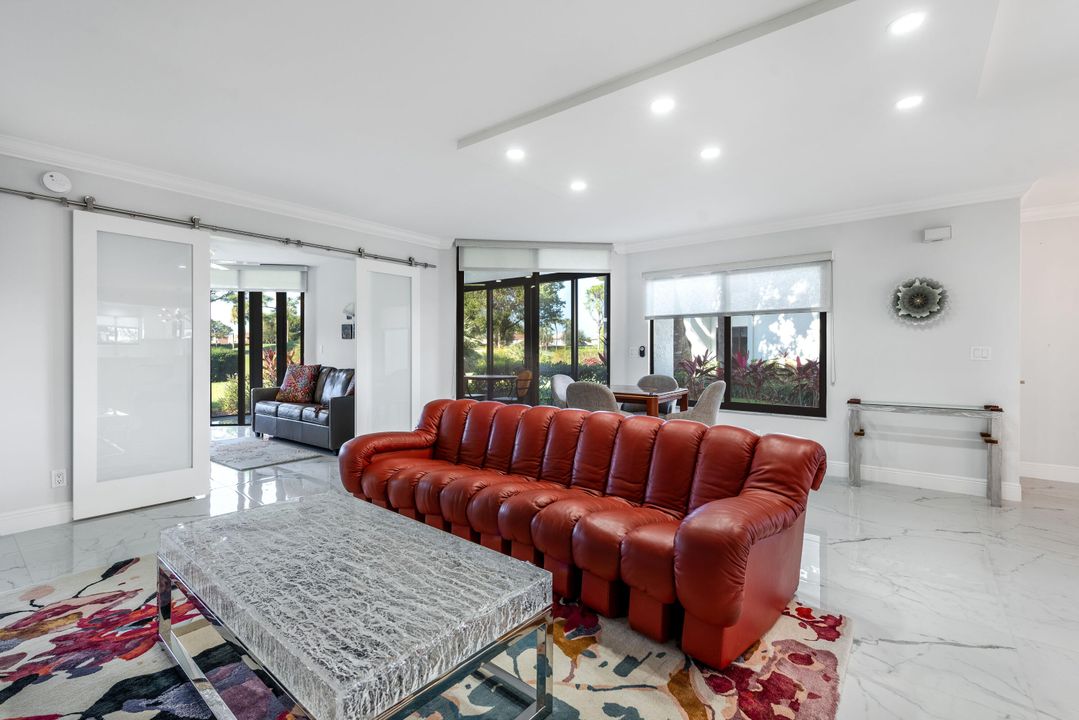 For Sale: $549,000 (2 beds, 2 baths, 1705 Square Feet)