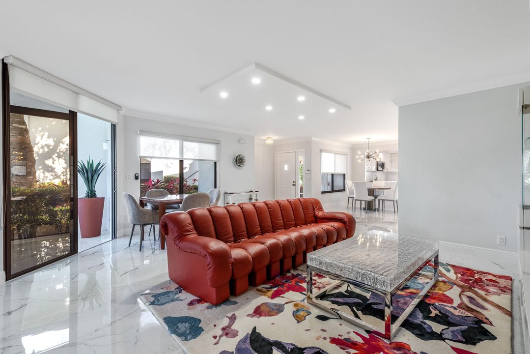 For Sale: $549,000 (2 beds, 2 baths, 1705 Square Feet)