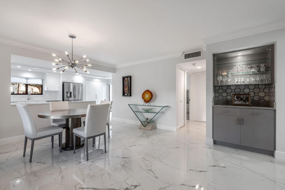 For Sale: $549,000 (2 beds, 2 baths, 1705 Square Feet)