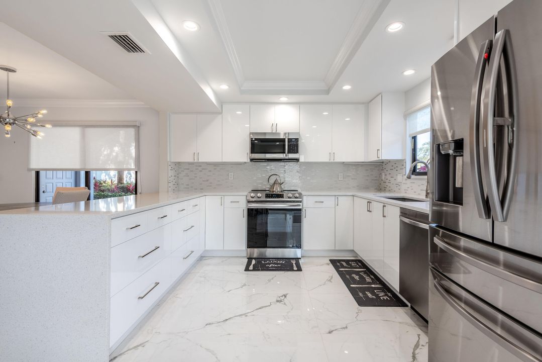 For Sale: $549,000 (2 beds, 2 baths, 1705 Square Feet)