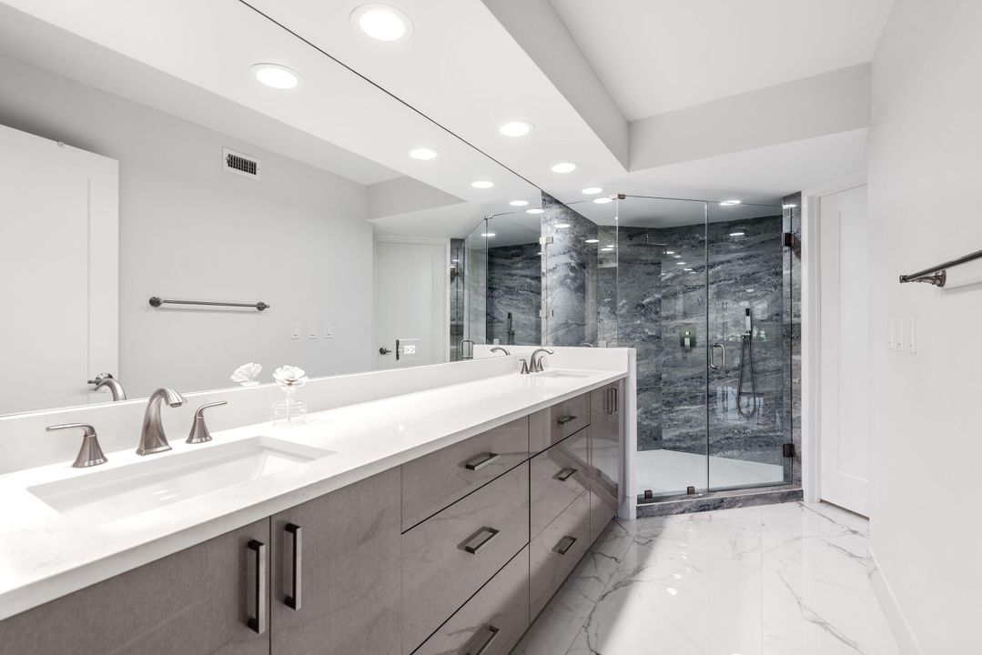 For Sale: $549,000 (2 beds, 2 baths, 1705 Square Feet)