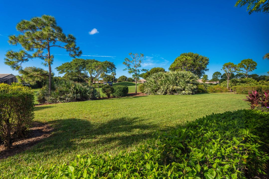 For Sale: $549,000 (2 beds, 2 baths, 1705 Square Feet)