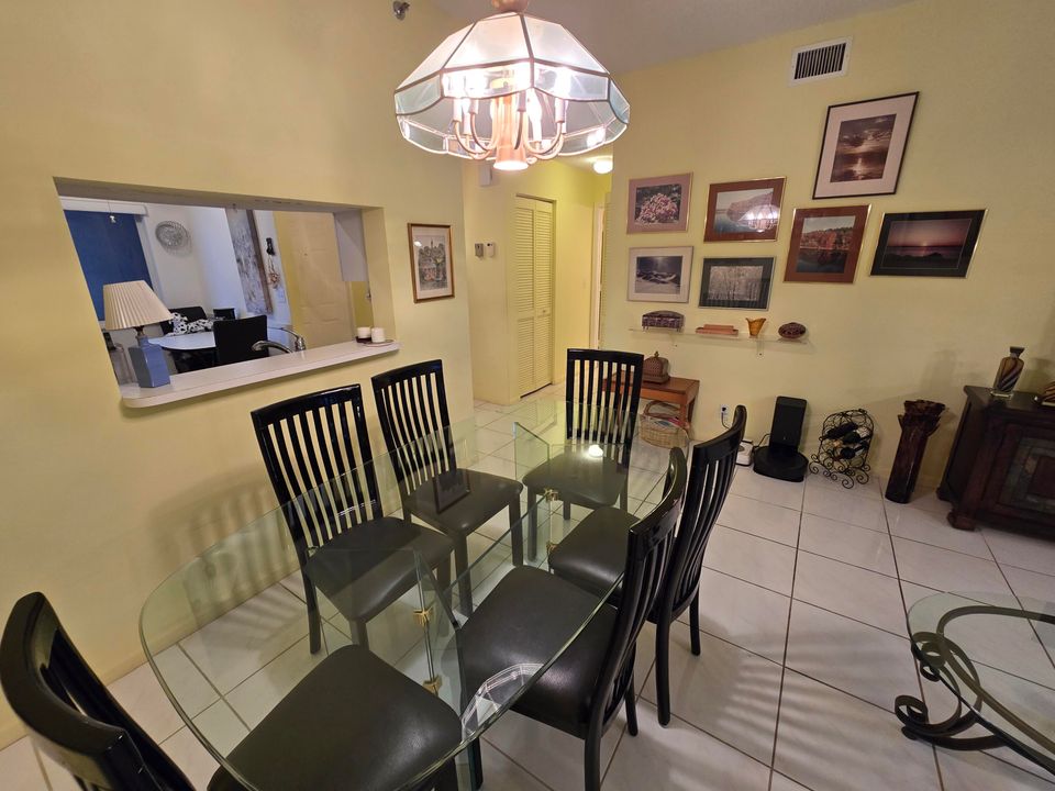 На продажу: $139,000 (1 спален, 2 ванн, 933 Квадратных фут)