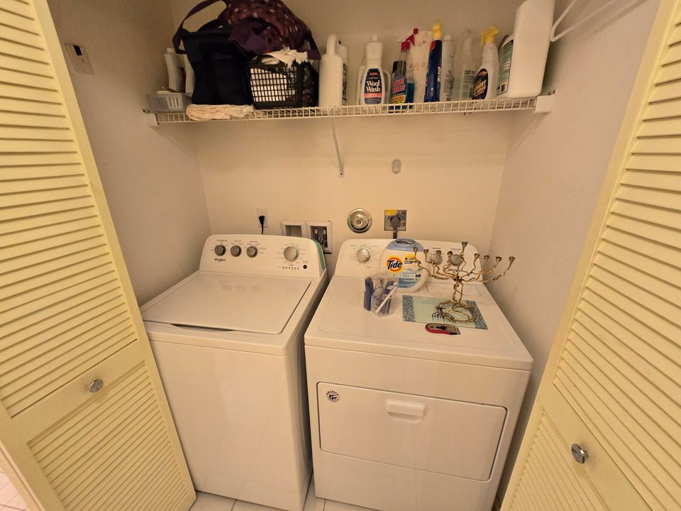 На продажу: $139,000 (1 спален, 2 ванн, 933 Квадратных фут)