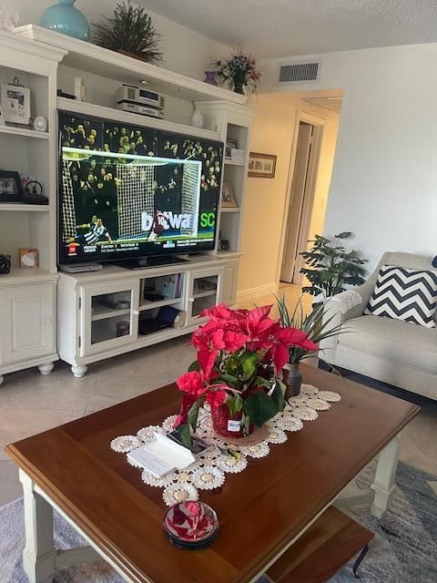 En Venta: $194,000 (2 camas, 1 baños, 651 Pies cuadrados)