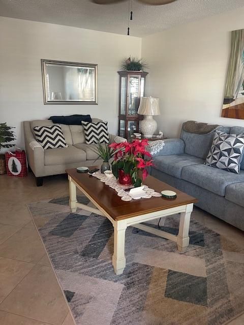 En Venta: $194,000 (2 camas, 1 baños, 651 Pies cuadrados)