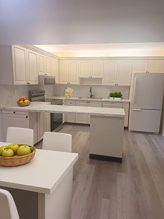 На продажу: $325,000 (2 спален, 2 ванн, 1384 Квадратных фут)