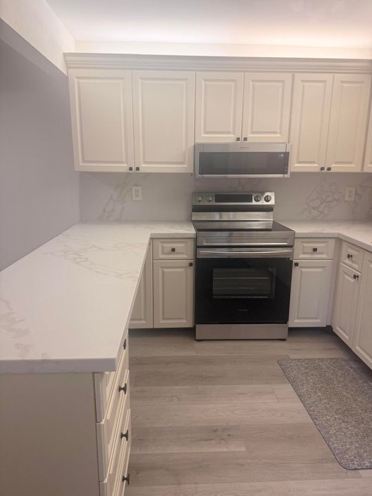 На продажу: $325,000 (2 спален, 2 ванн, 1384 Квадратных фут)