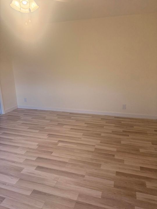 На продажу: $325,000 (2 спален, 2 ванн, 1384 Квадратных фут)