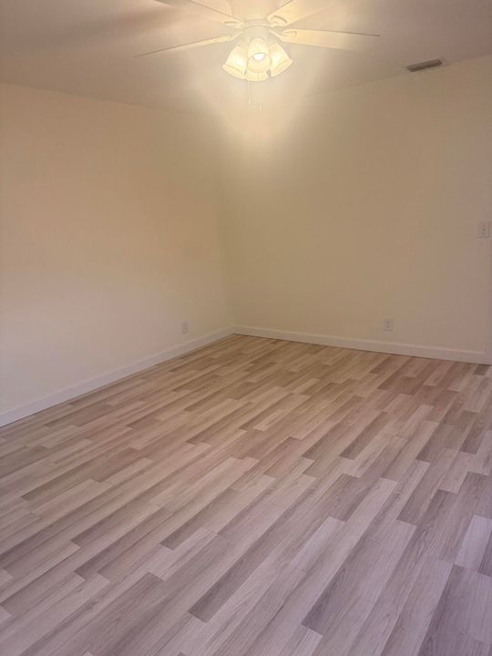 На продажу: $325,000 (2 спален, 2 ванн, 1384 Квадратных фут)