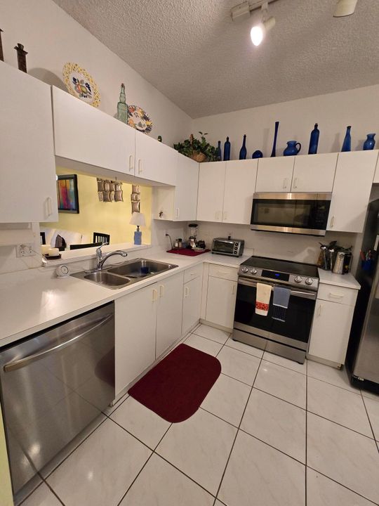 На продажу: $139,000 (1 спален, 2 ванн, 933 Квадратных фут)