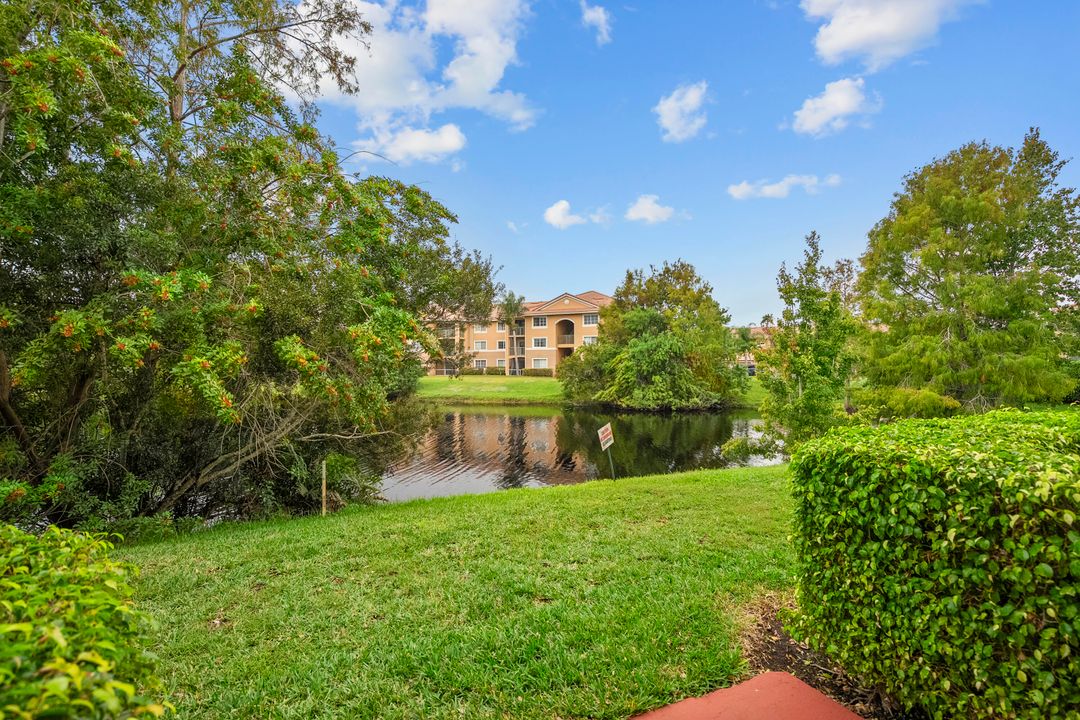 For Sale: $219,000 (1 beds, 1 baths, 781 Square Feet)