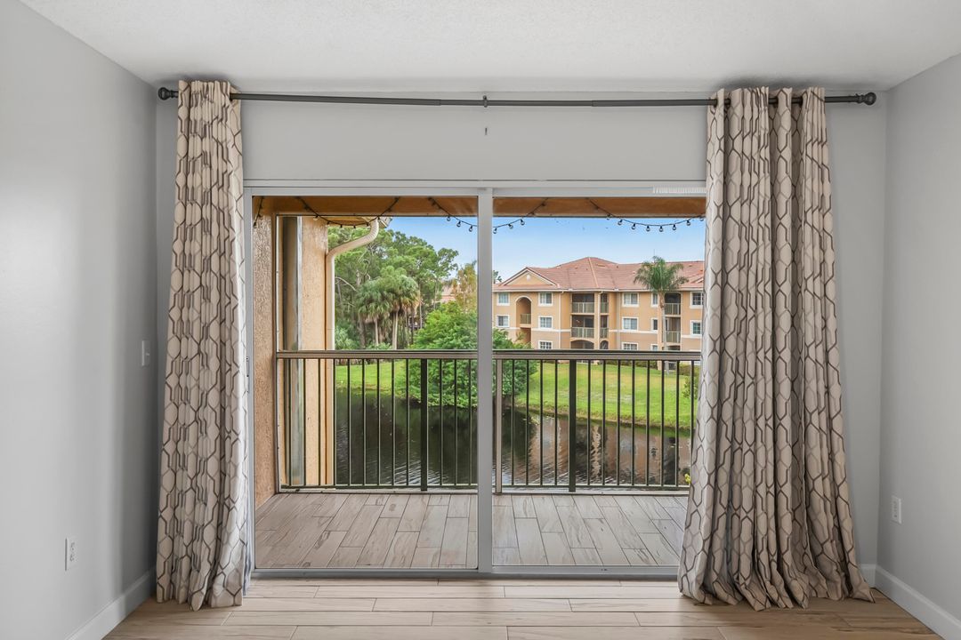 For Sale: $219,000 (1 beds, 1 baths, 781 Square Feet)