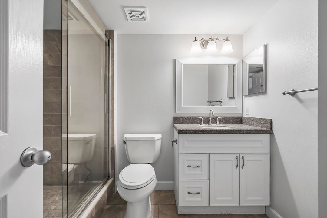 For Sale: $219,000 (1 beds, 1 baths, 781 Square Feet)