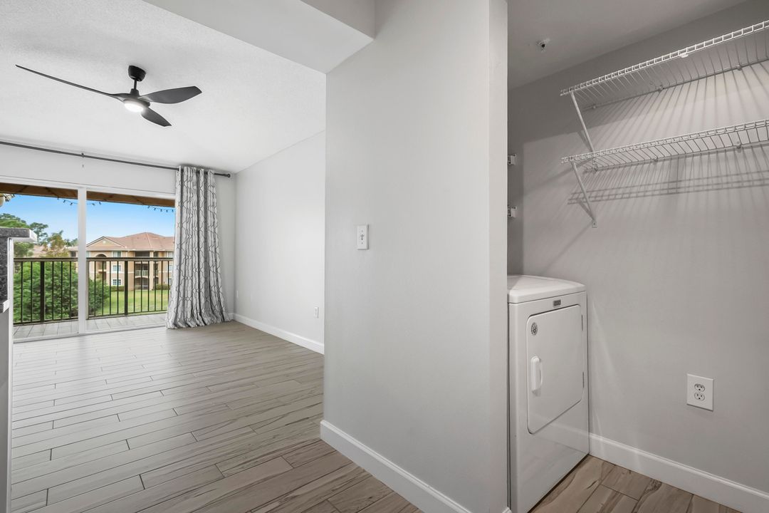 For Sale: $219,000 (1 beds, 1 baths, 781 Square Feet)