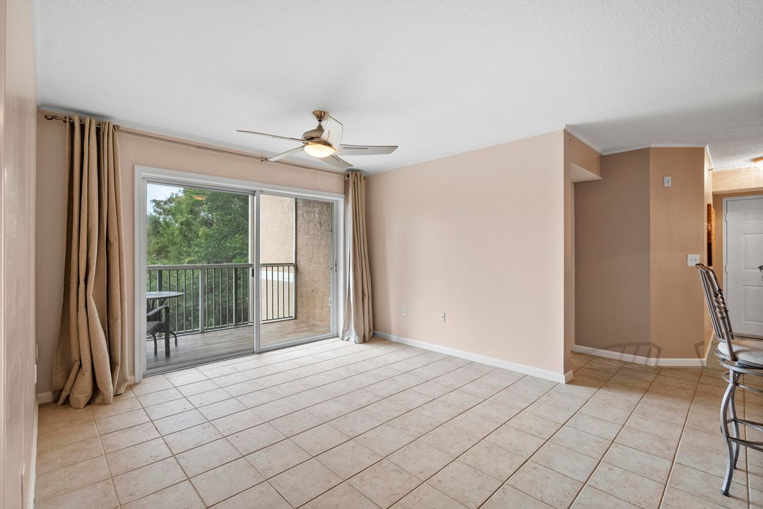 For Sale: $255,900 (2 beds, 2 baths, 1067 Square Feet)